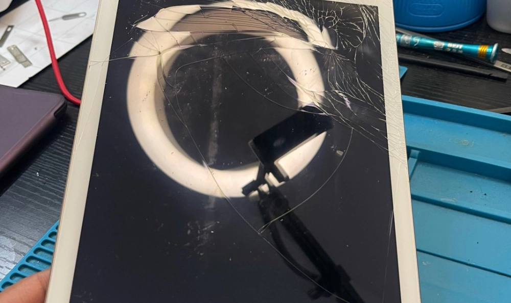 Broken iPad screen.